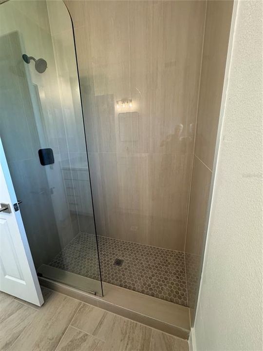 For Rent: $1,900 (3 beds, 2 baths, 1150 Square Feet)