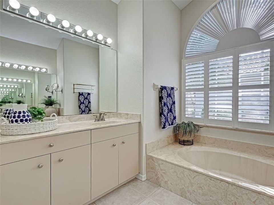 For Sale: $430,000 (3 beds, 2 baths, 2351 Square Feet)