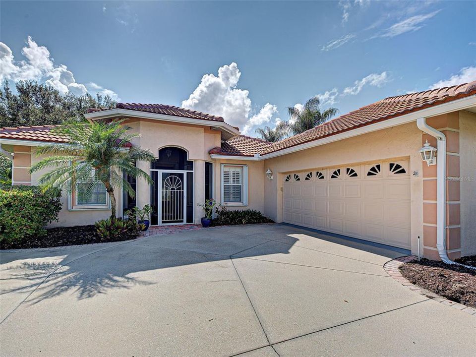 For Sale: $430,000 (3 beds, 2 baths, 2351 Square Feet)