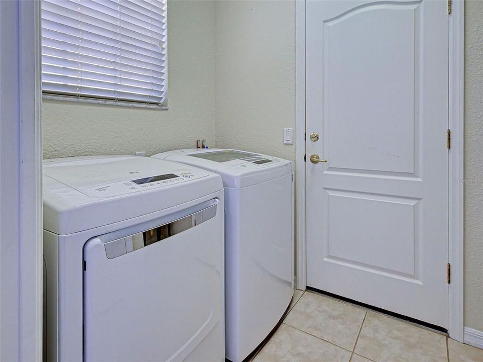 For Sale: $430,000 (3 beds, 2 baths, 2351 Square Feet)