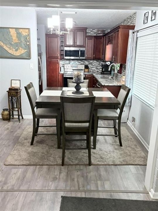 En Venta: $250,000 (3 camas, 2 baños, 1272 Pies cuadrados)