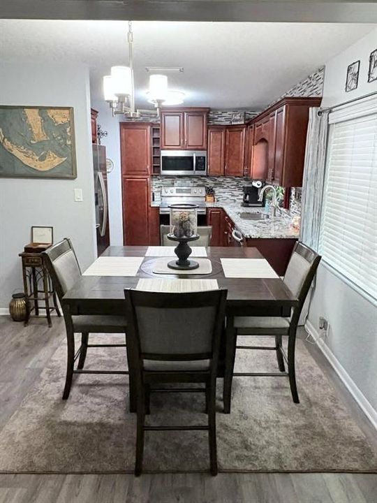 En Venta: $250,000 (3 camas, 2 baños, 1272 Pies cuadrados)