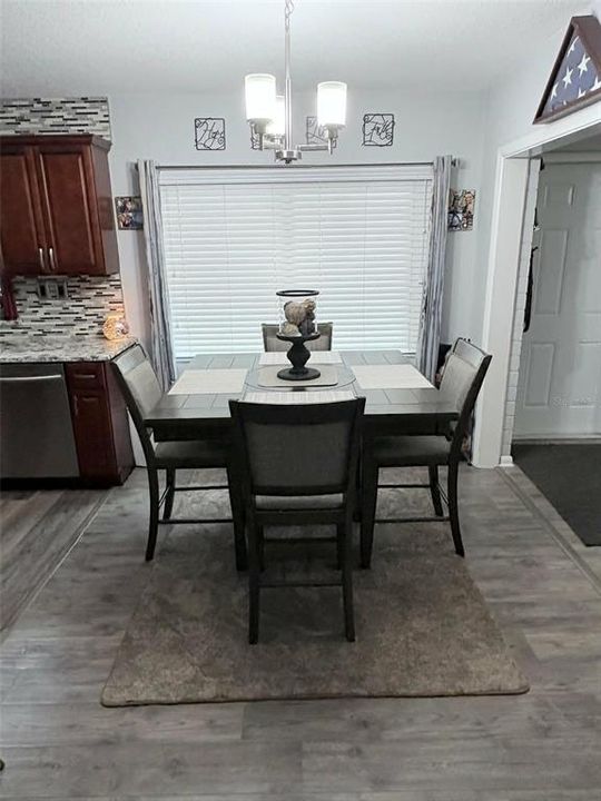 En Venta: $250,000 (3 camas, 2 baños, 1272 Pies cuadrados)