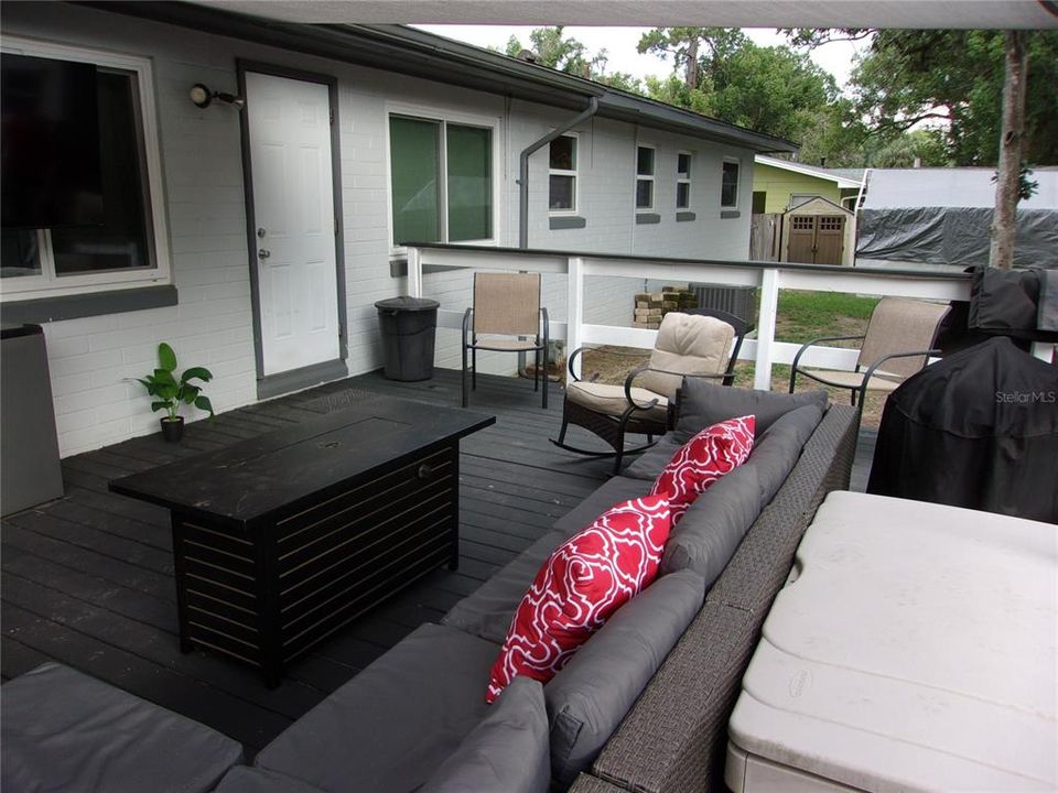 En Venta: $250,000 (3 camas, 2 baños, 1272 Pies cuadrados)