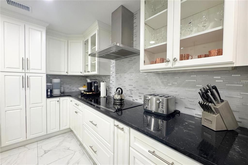 En Venta: $650,000 (4 camas, 2 baños, 2030 Pies cuadrados)