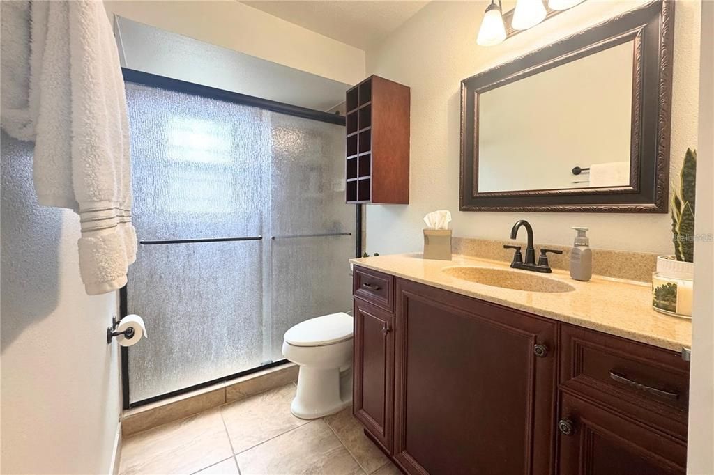 En Venta: $650,000 (4 camas, 2 baños, 2030 Pies cuadrados)