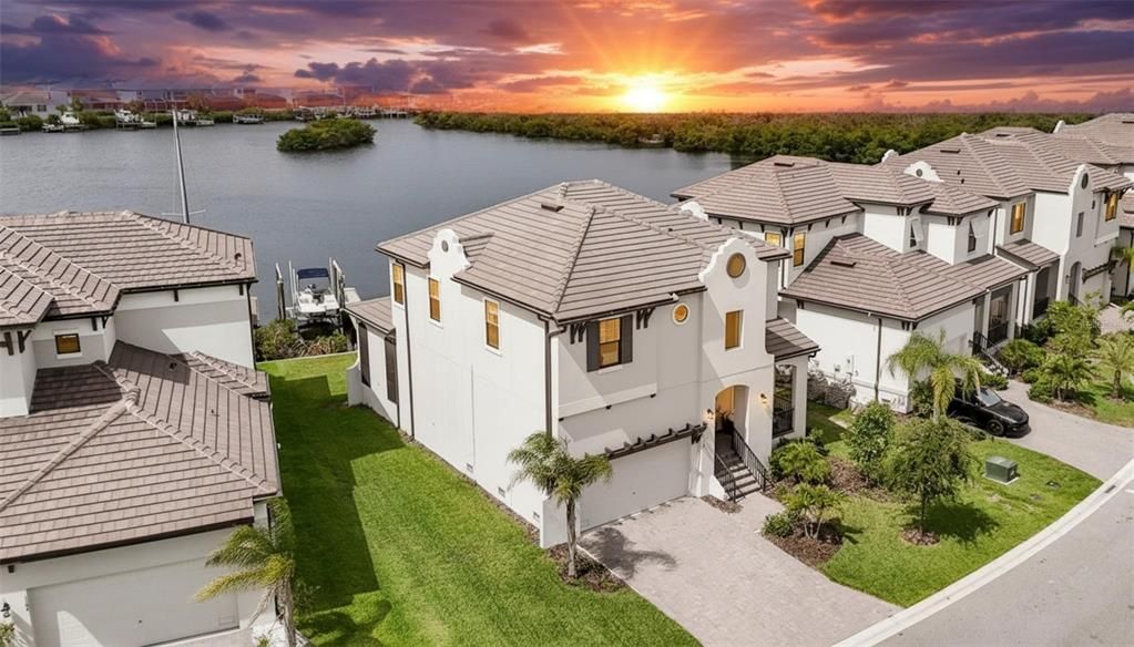 На продажу: $989,900 (3 спален, 2 ванн, 2447 Квадратных фут)