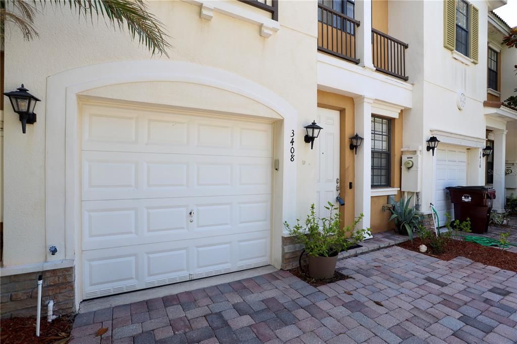 For Sale: $270,000 (4 beds, 3 baths, 1606 Square Feet)