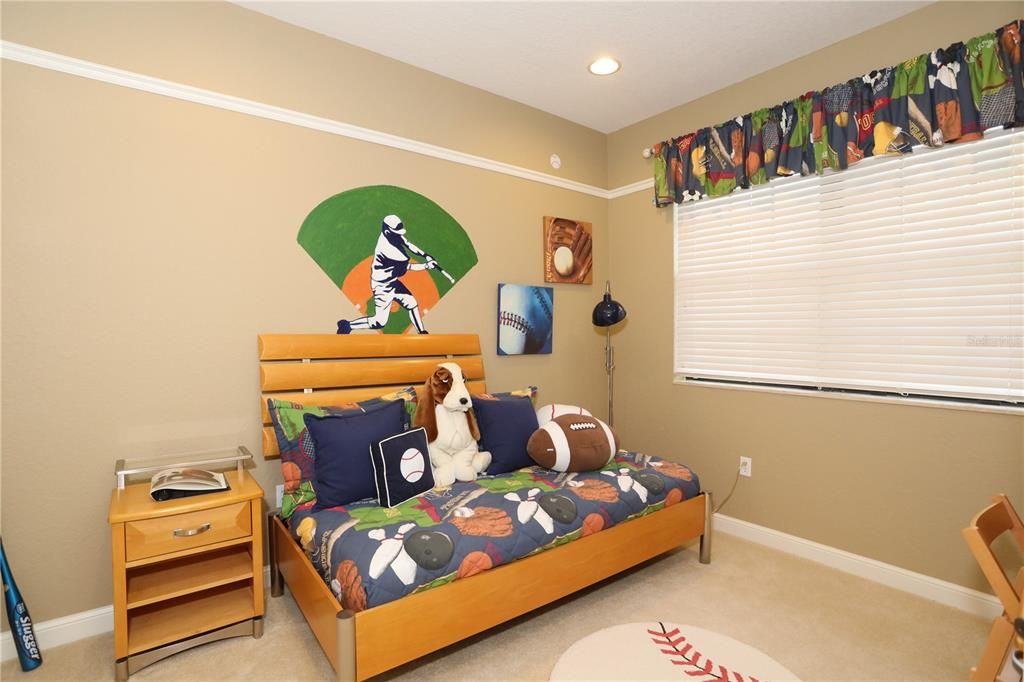 For Sale: $270,000 (4 beds, 3 baths, 1606 Square Feet)