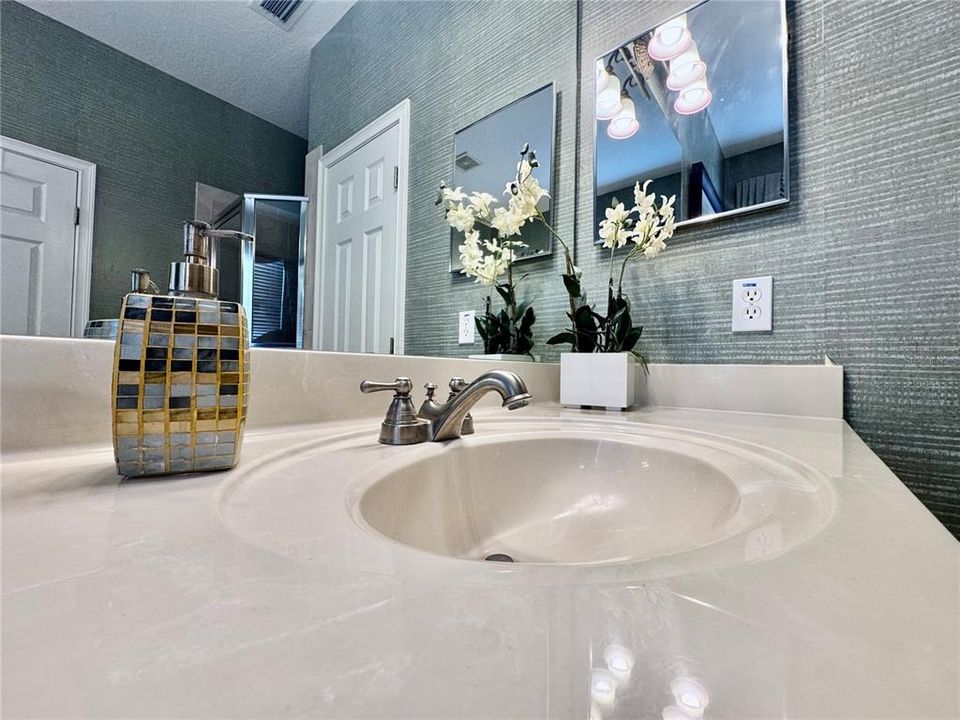 For Sale: $270,000 (4 beds, 3 baths, 1606 Square Feet)