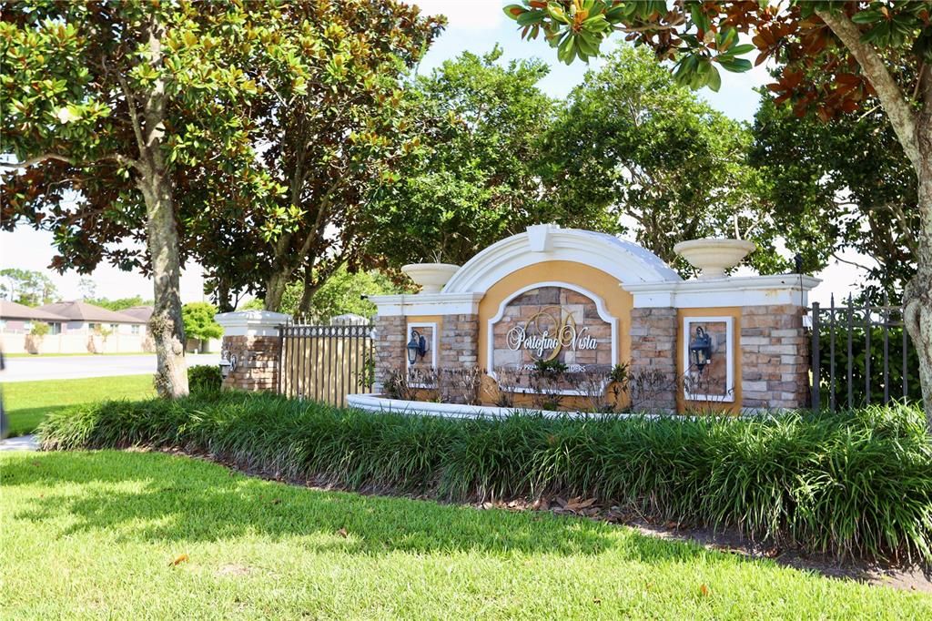 For Sale: $270,000 (4 beds, 3 baths, 1606 Square Feet)