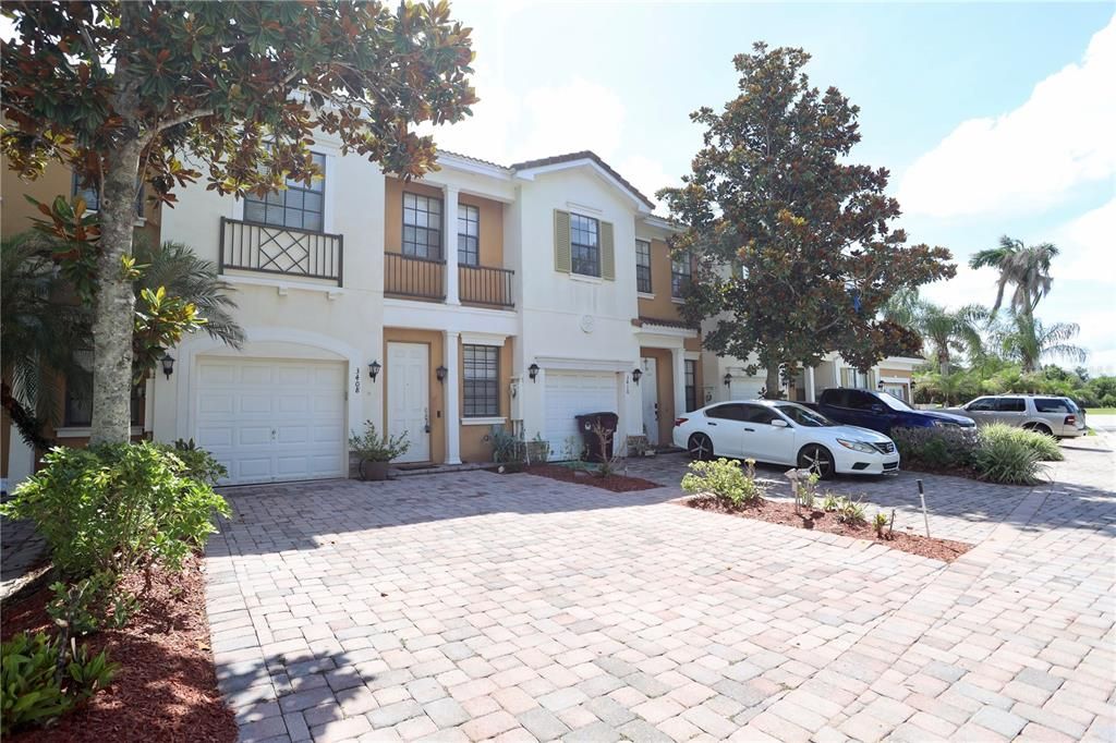 For Sale: $270,000 (4 beds, 3 baths, 1606 Square Feet)
