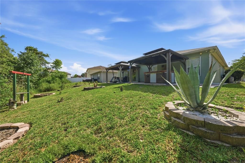 For Sale: $415,000 (3 beds, 2 baths, 1692 Square Feet)