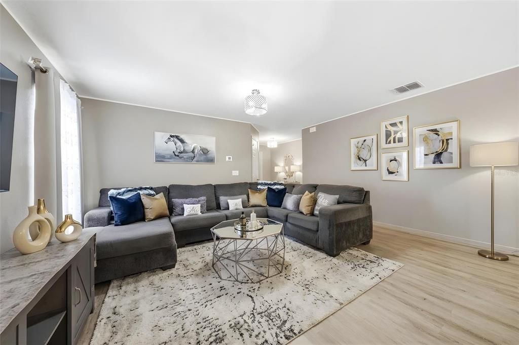 For Sale: $415,000 (3 beds, 2 baths, 1692 Square Feet)