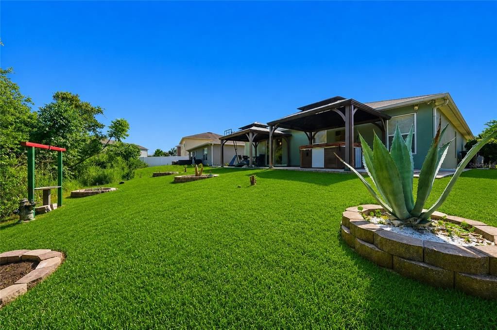 For Sale: $415,000 (3 beds, 2 baths, 1692 Square Feet)