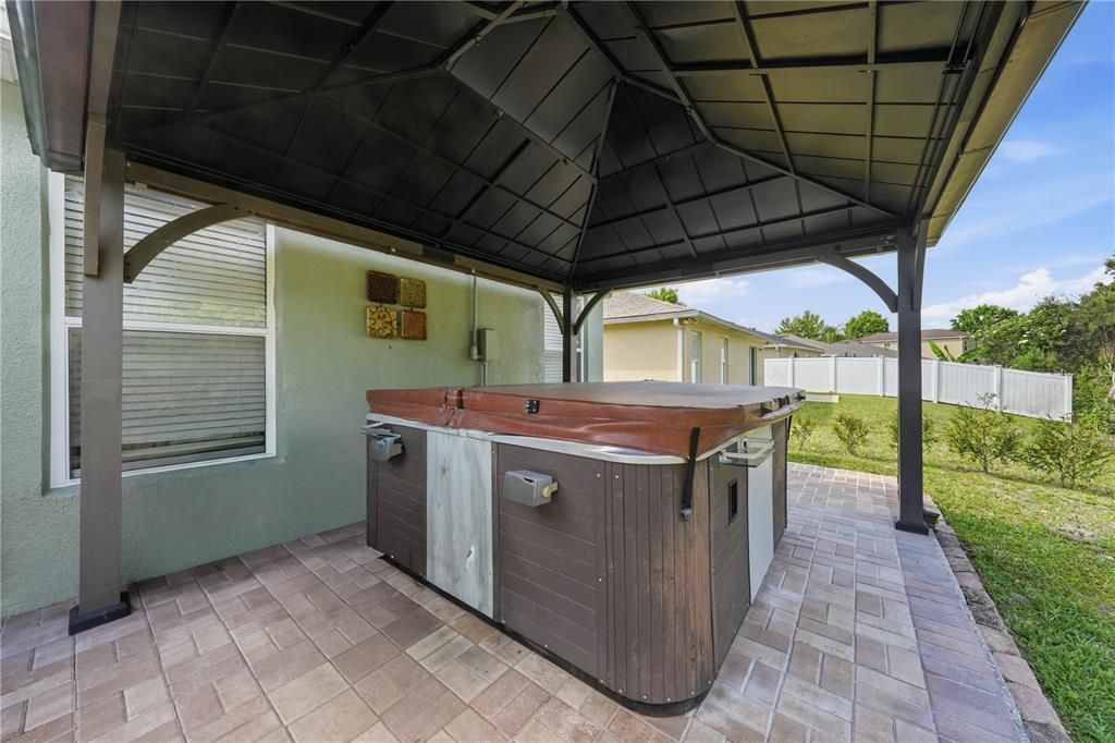 For Sale: $415,000 (3 beds, 2 baths, 1692 Square Feet)