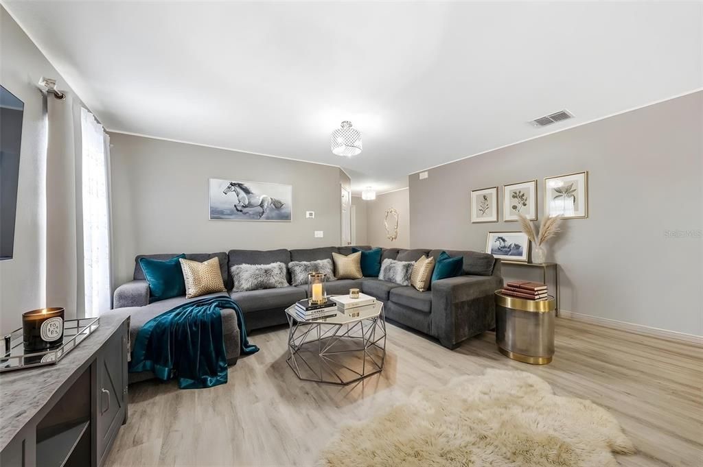 For Sale: $415,000 (3 beds, 2 baths, 1692 Square Feet)