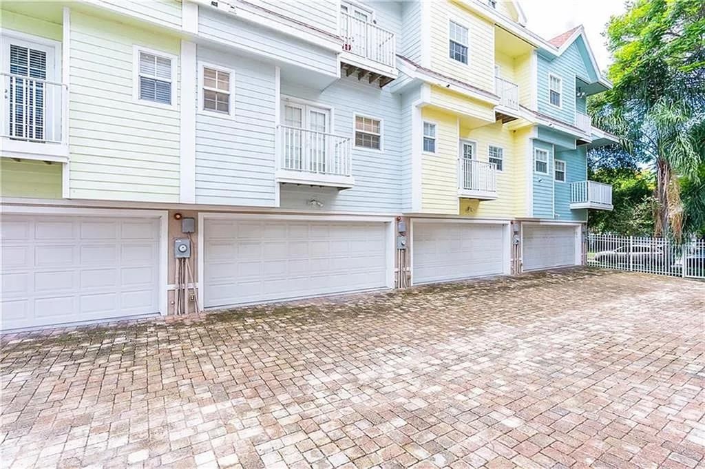 На продажу: $624,900 (3 спален, 2 ванн, 1878 Квадратных фут)