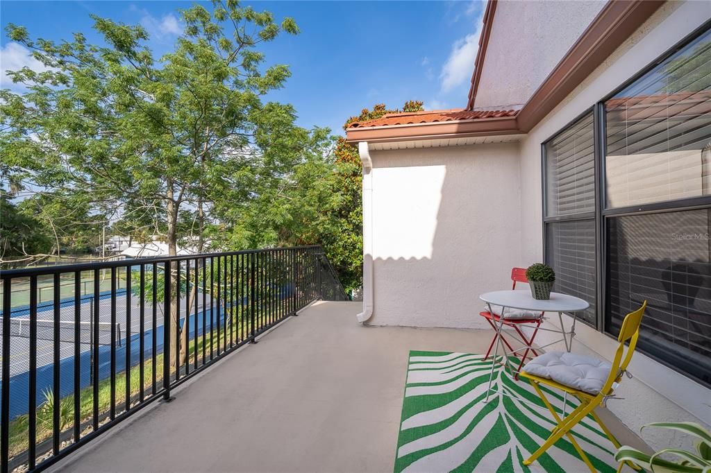 For Sale: $199,900 (2 beds, 2 baths, 1347 Square Feet)