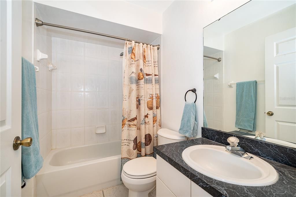 For Sale: $199,900 (2 beds, 2 baths, 1347 Square Feet)