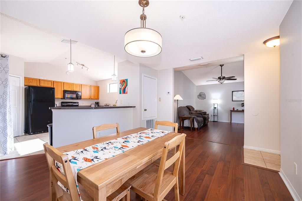 For Sale: $199,900 (2 beds, 2 baths, 1347 Square Feet)