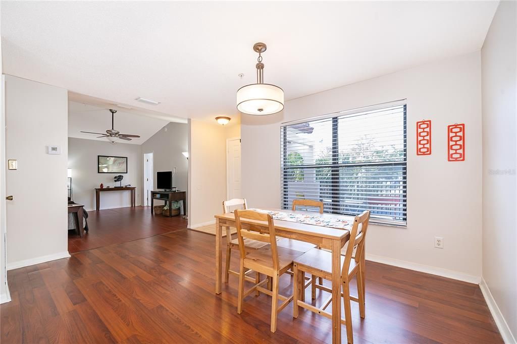 For Sale: $199,900 (2 beds, 2 baths, 1347 Square Feet)