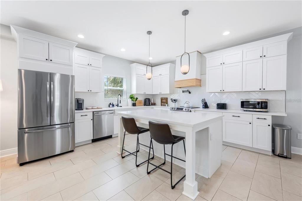 En Venta: $749,000 (4 camas, 0 baños, 2550 Pies cuadrados)