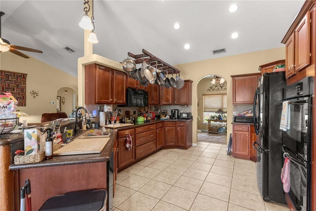 For Sale: $499,900 (4 beds, 3 baths, 2913 Square Feet)