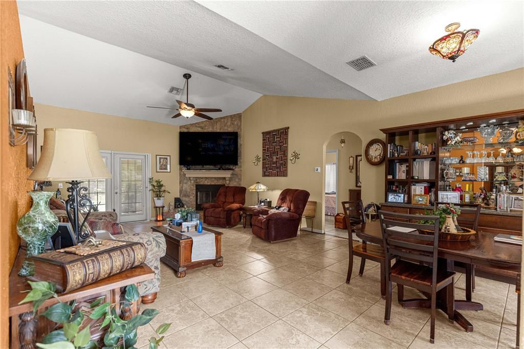 For Sale: $499,900 (4 beds, 3 baths, 2913 Square Feet)
