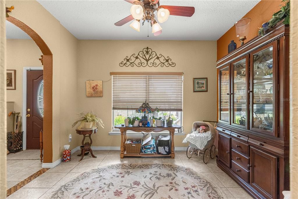 For Sale: $499,900 (4 beds, 3 baths, 2913 Square Feet)