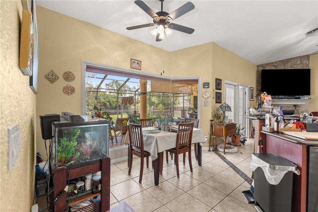 For Sale: $499,900 (4 beds, 3 baths, 2913 Square Feet)