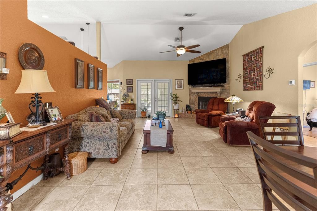 For Sale: $499,900 (4 beds, 3 baths, 2913 Square Feet)