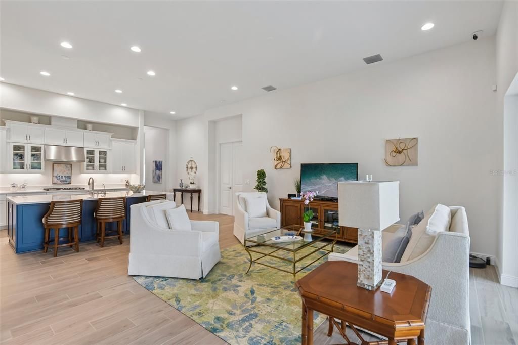 En Venta: $844,900 (4 camas, 3 baños, 3189 Pies cuadrados)