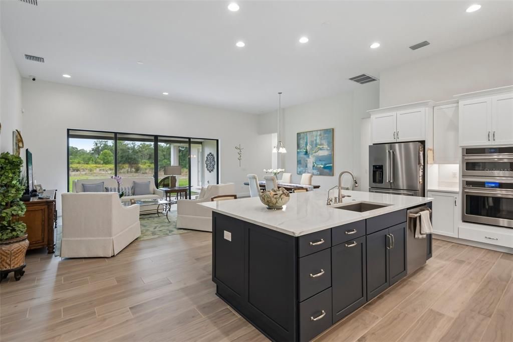 En Venta: $844,900 (4 camas, 3 baños, 3189 Pies cuadrados)