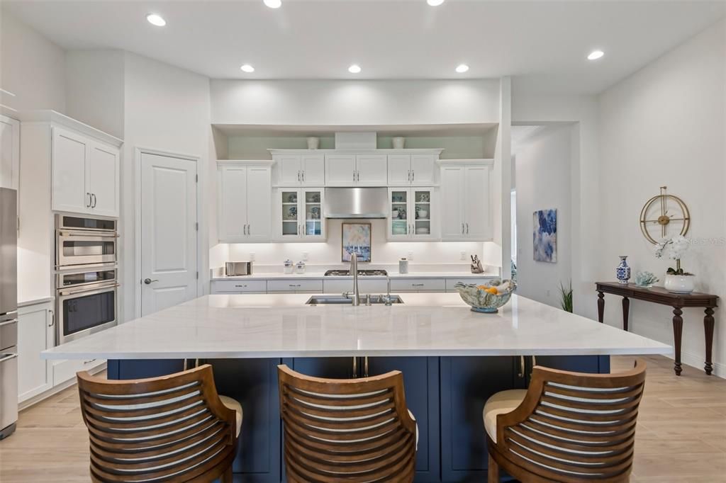 En Venta: $844,900 (4 camas, 3 baños, 3189 Pies cuadrados)