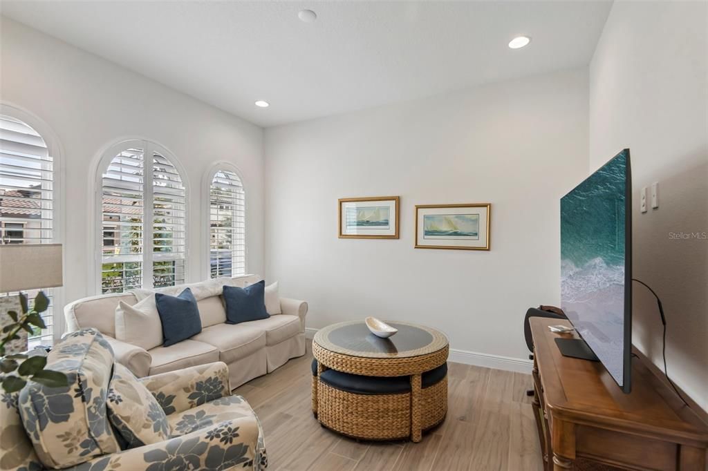 En Venta: $844,900 (4 camas, 3 baños, 3189 Pies cuadrados)