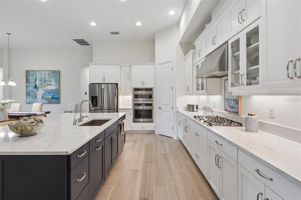 En Venta: $844,900 (4 camas, 3 baños, 3189 Pies cuadrados)