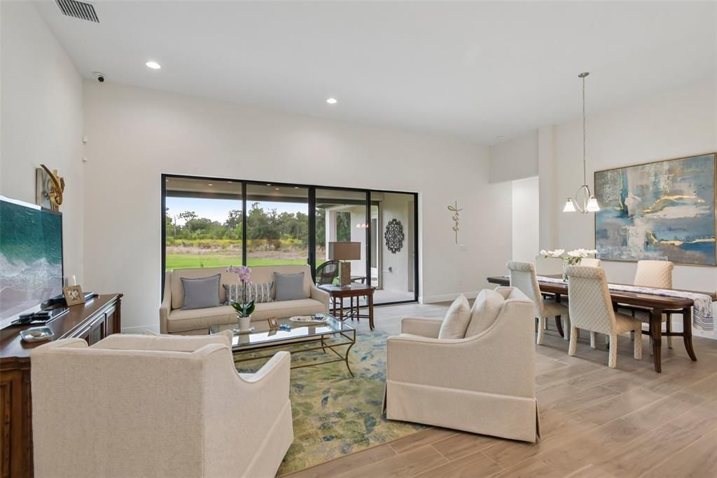 En Venta: $844,900 (4 camas, 3 baños, 3189 Pies cuadrados)