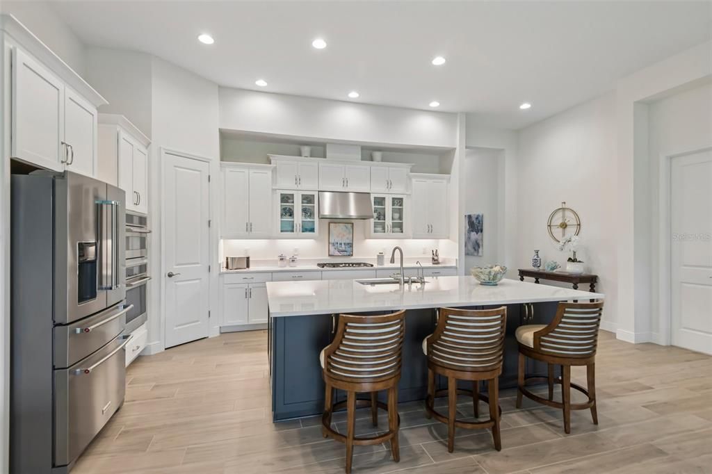 En Venta: $844,900 (4 camas, 3 baños, 3189 Pies cuadrados)