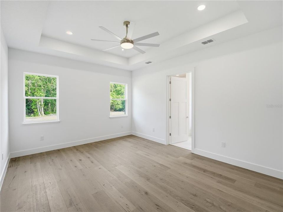 En Venta: $799,000 (4 camas, 2 baños, 2527 Pies cuadrados)