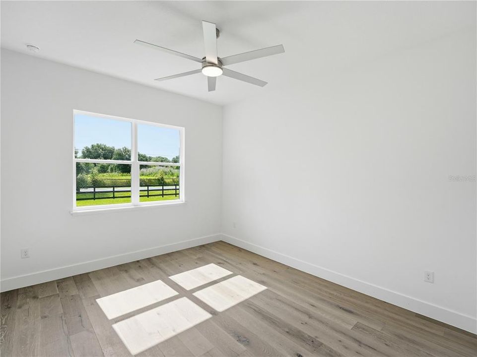 En Venta: $799,000 (4 camas, 2 baños, 2527 Pies cuadrados)