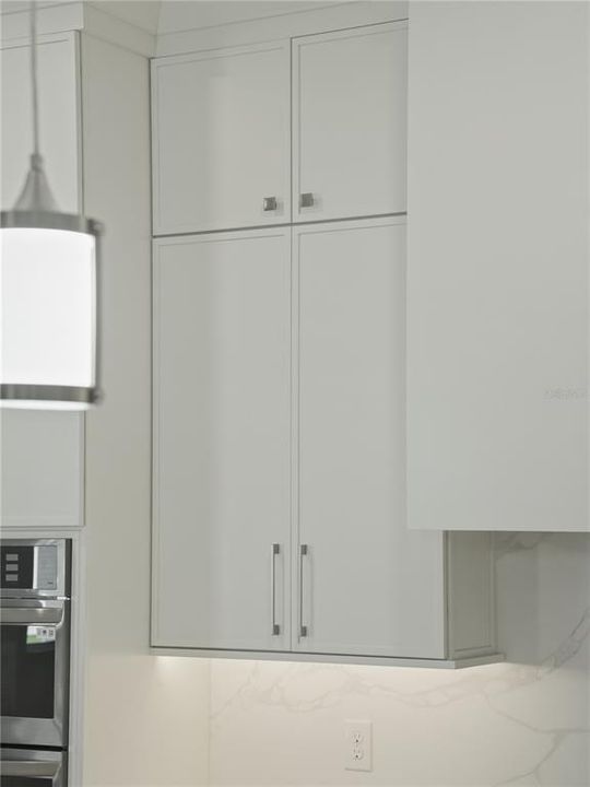 En Venta: $799,000 (4 camas, 2 baños, 2527 Pies cuadrados)