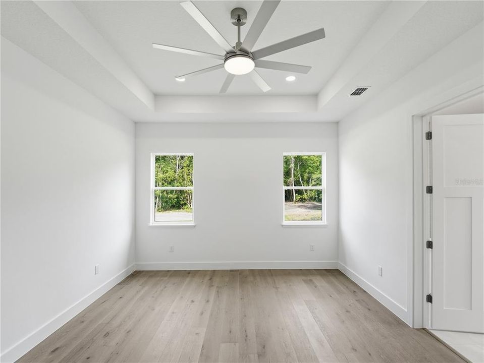 En Venta: $799,000 (4 camas, 2 baños, 2527 Pies cuadrados)