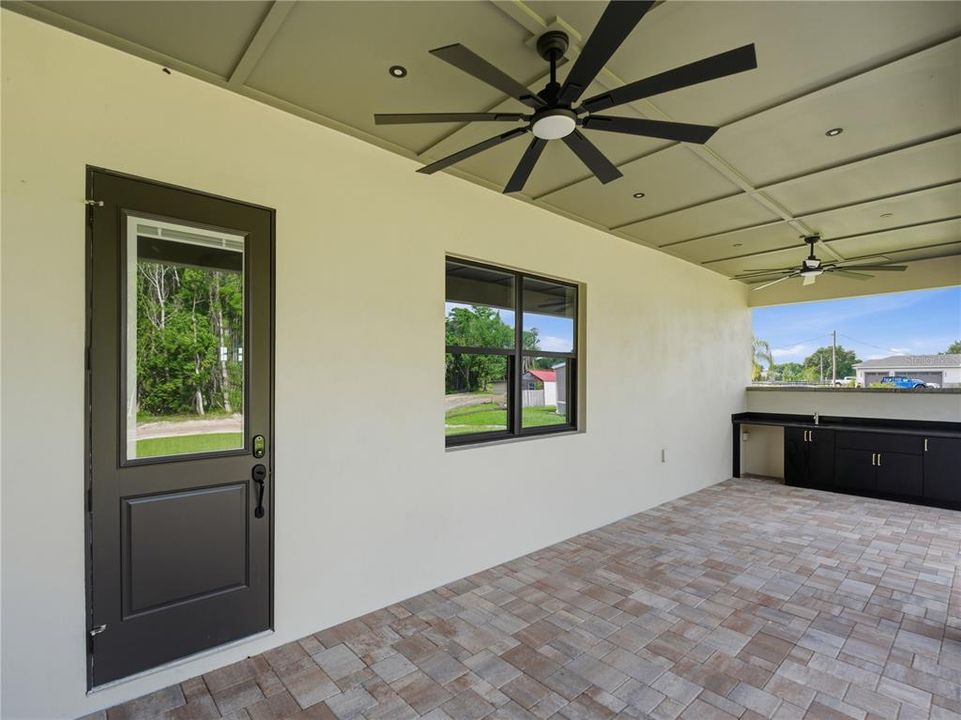 En Venta: $799,000 (4 camas, 2 baños, 2527 Pies cuadrados)