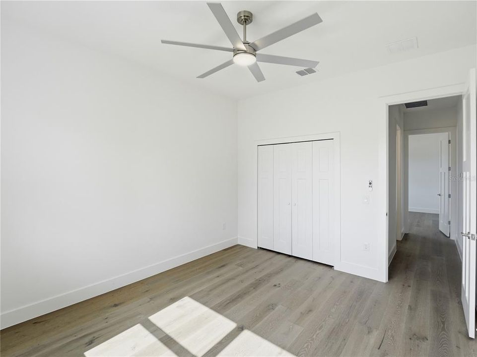 En Venta: $799,000 (4 camas, 2 baños, 2527 Pies cuadrados)