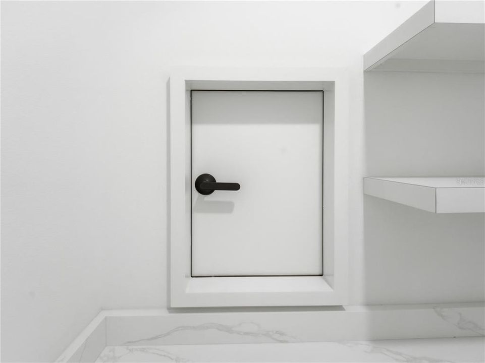 En Venta: $799,000 (4 camas, 2 baños, 2527 Pies cuadrados)