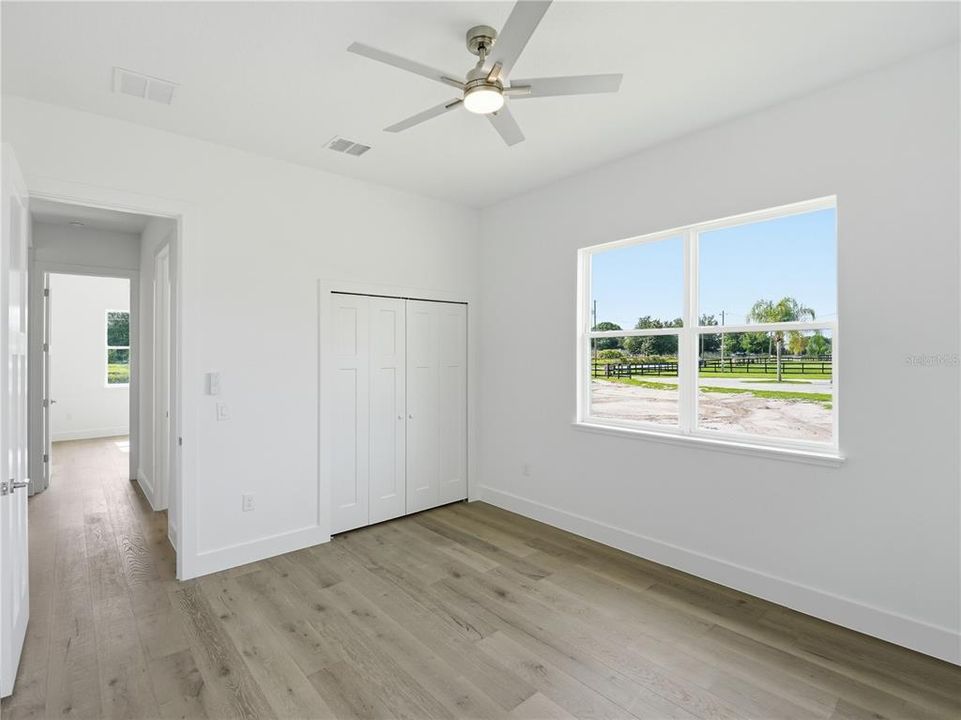 En Venta: $799,000 (4 camas, 2 baños, 2527 Pies cuadrados)
