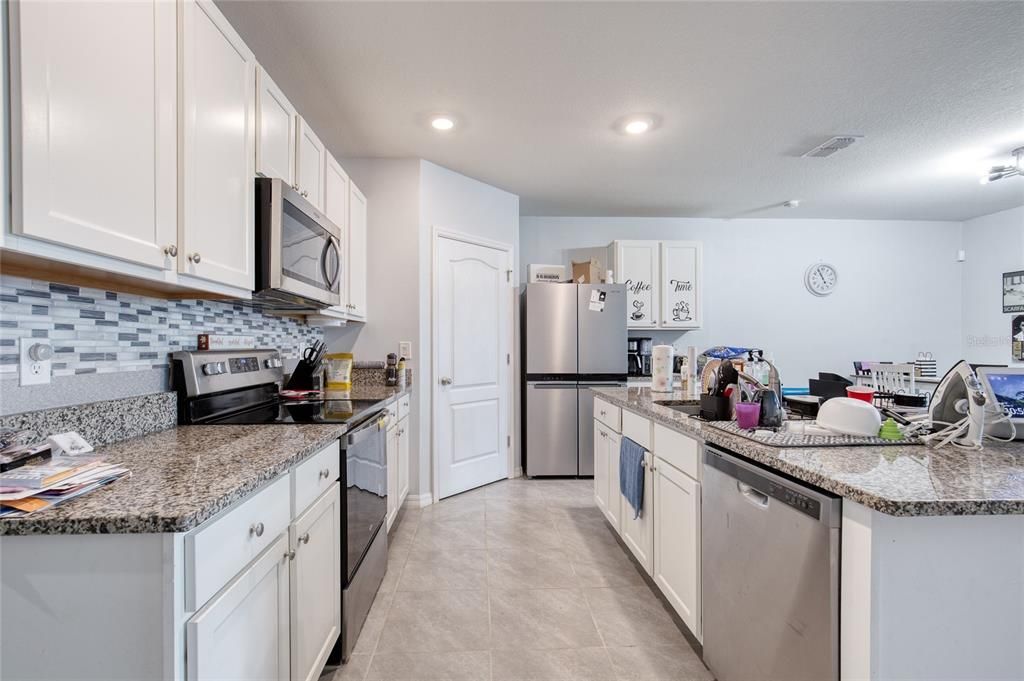 For Sale: $329,000 (4 beds, 2 baths, 1836 Square Feet)