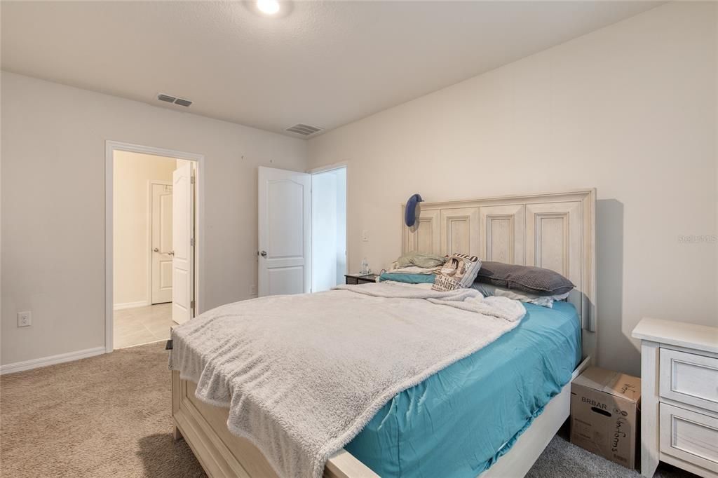 For Sale: $329,000 (4 beds, 2 baths, 1836 Square Feet)