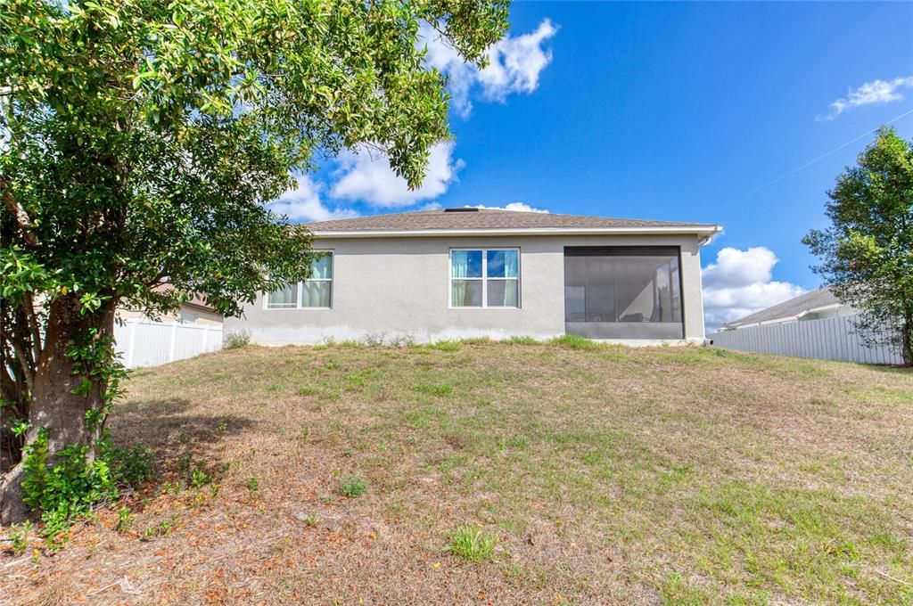 For Sale: $329,000 (4 beds, 2 baths, 1836 Square Feet)